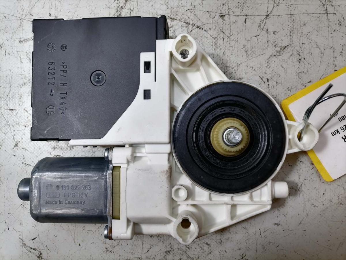 Audi A3 8P original Fensterhebermotor hinten rechts Bj.2010